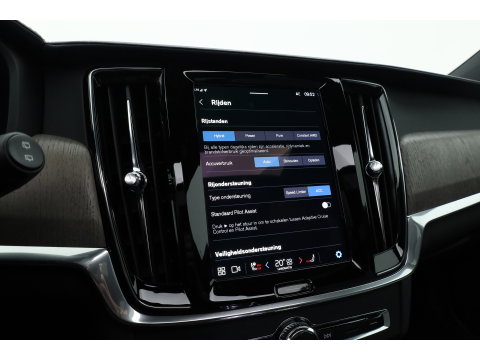Volvo V90 2.0 T6 Plug-in hybrid AWD Ultimate Dark | Long Range | Pano | 360 camera | Blis | ACC | H&K Audio | Mem Stoelen |