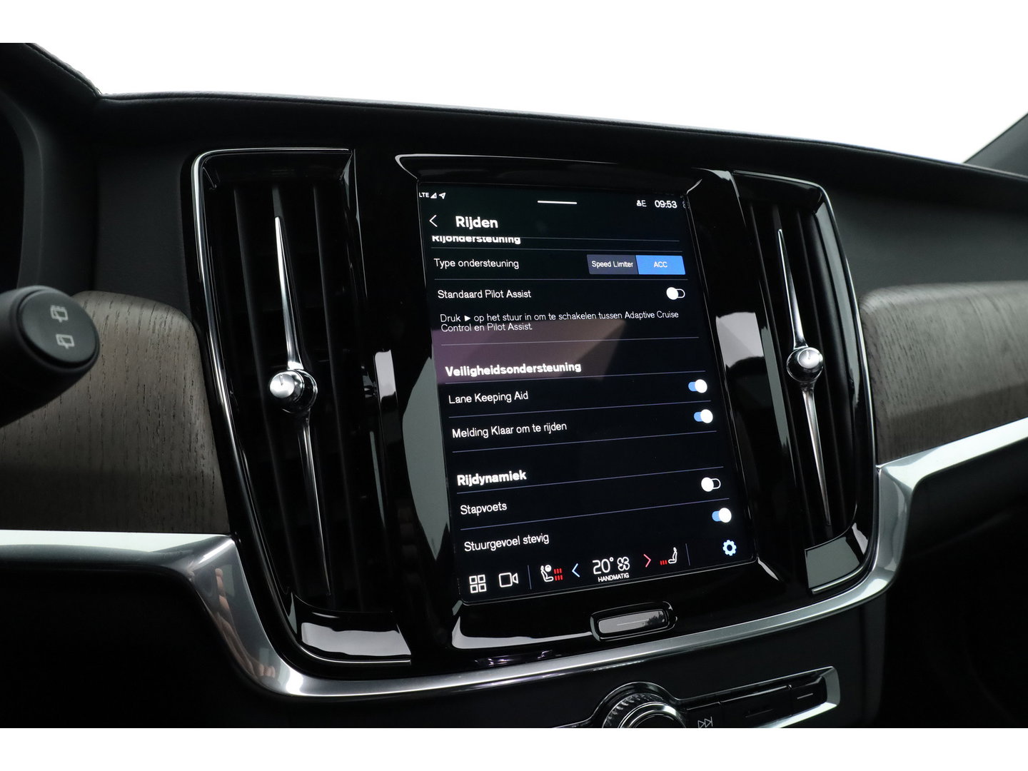 Volvo V90 2.0 T6 Plug-in hybrid AWD Ultimate Dark | Long Range | Pano | 360 camera | Blis | ACC | H&K Audio | Mem Stoelen |