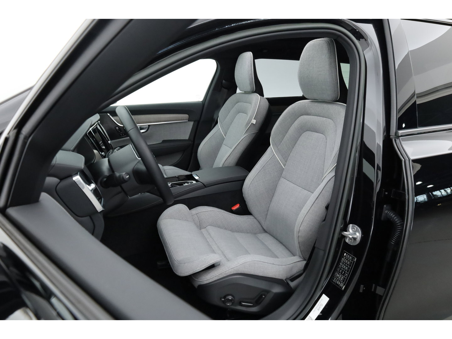 Volvo V90 2.0 T6 Plug-in hybrid AWD Ultimate Dark | Long Range | Pano | 360 camera | Blis | ACC | H&K Audio | Mem Stoelen |