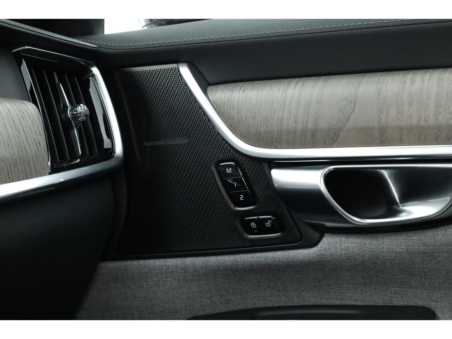Volvo V90 2.0 T6 Plug-in hybrid AWD Ultimate Dark | Long Range | Pano | 360 camera | Blis | ACC | H&K Audio | Mem Stoelen |
