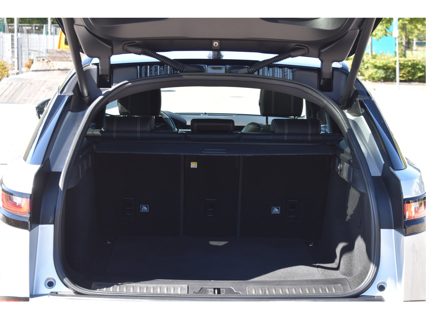 Land Rover Range Rover Velar 2.0 P250 Turbo AWD R-Dynamic S Driver Pack | Pano.dak | Afn.trekhaak | Camera | Keyless | Elekt.stoelen | Adapt.CC | Stoelverwarming | Full LED
