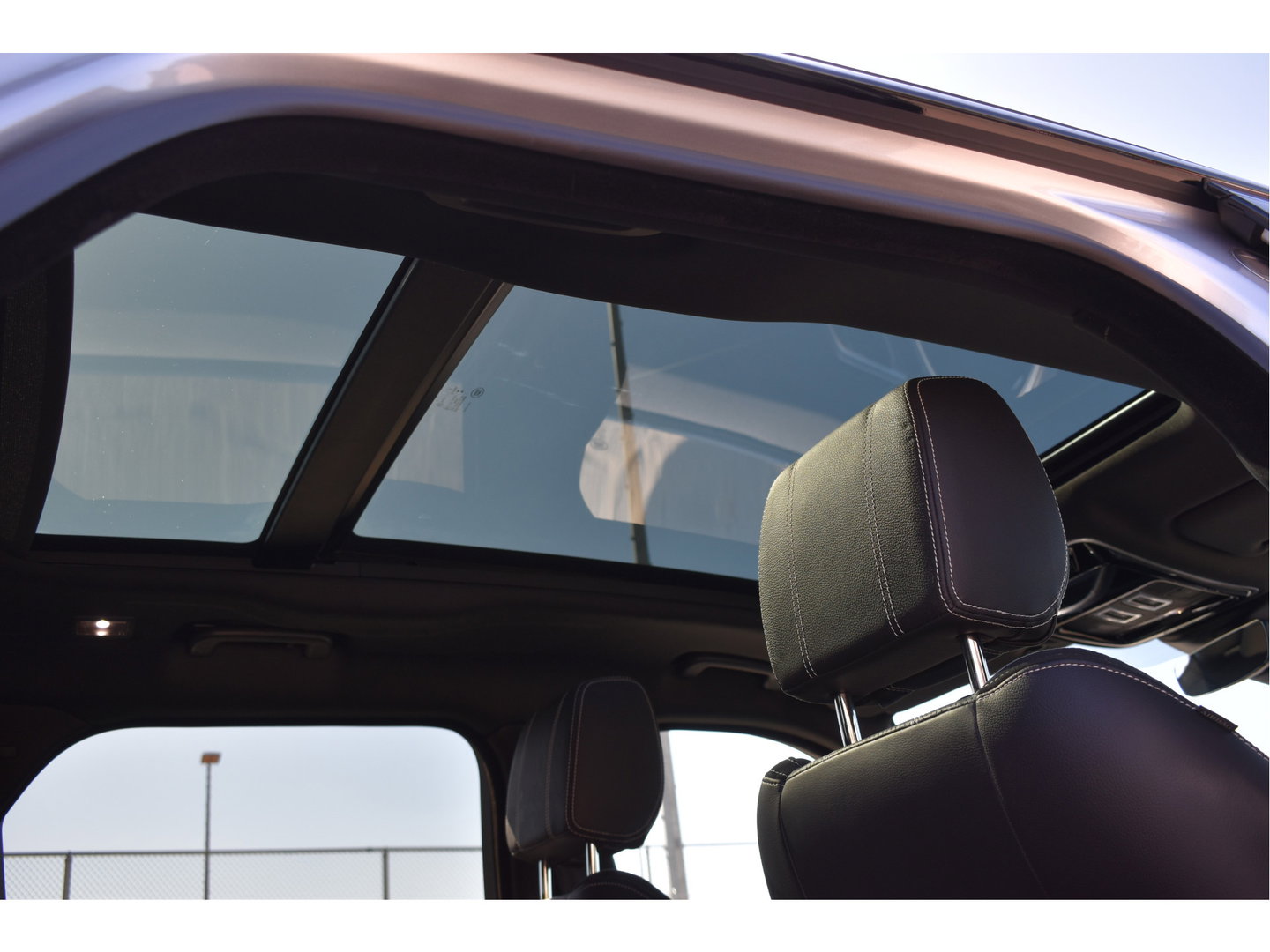 Land Rover Range Rover Velar 2.0 P250 Turbo AWD R-Dynamic S Driver Pack | Pano.dak | Afn.trekhaak | Camera | Keyless | Elekt.stoelen | Adapt.CC | Stoelverwarming | Full LED