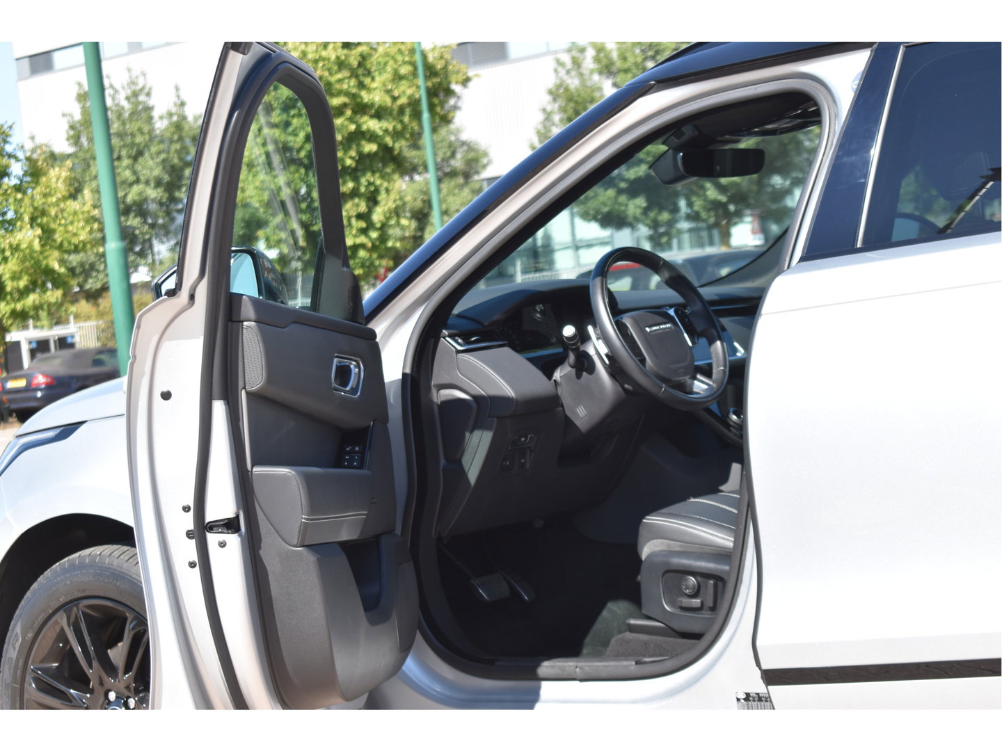 Land Rover Range Rover Velar 2.0 P250 Turbo AWD R-Dynamic S Driver Pack | Pano.dak | Afn.trekhaak | Camera | Keyless | Elekt.stoelen | Adapt.CC | Stoelverwarming | Full LED