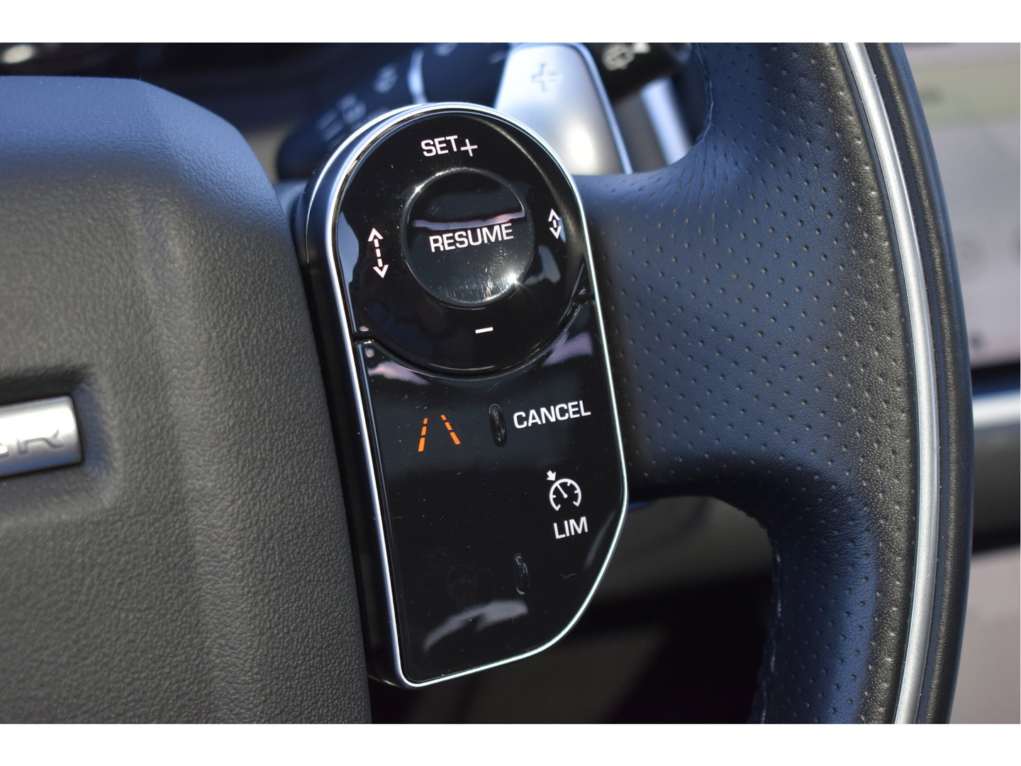 Land Rover Range Rover Velar 2.0 P250 Turbo AWD R-Dynamic S Driver Pack | Pano.dak | Afn.trekhaak | Camera | Keyless | Elekt.stoelen | Adapt.CC | Stoelverwarming | Full LED