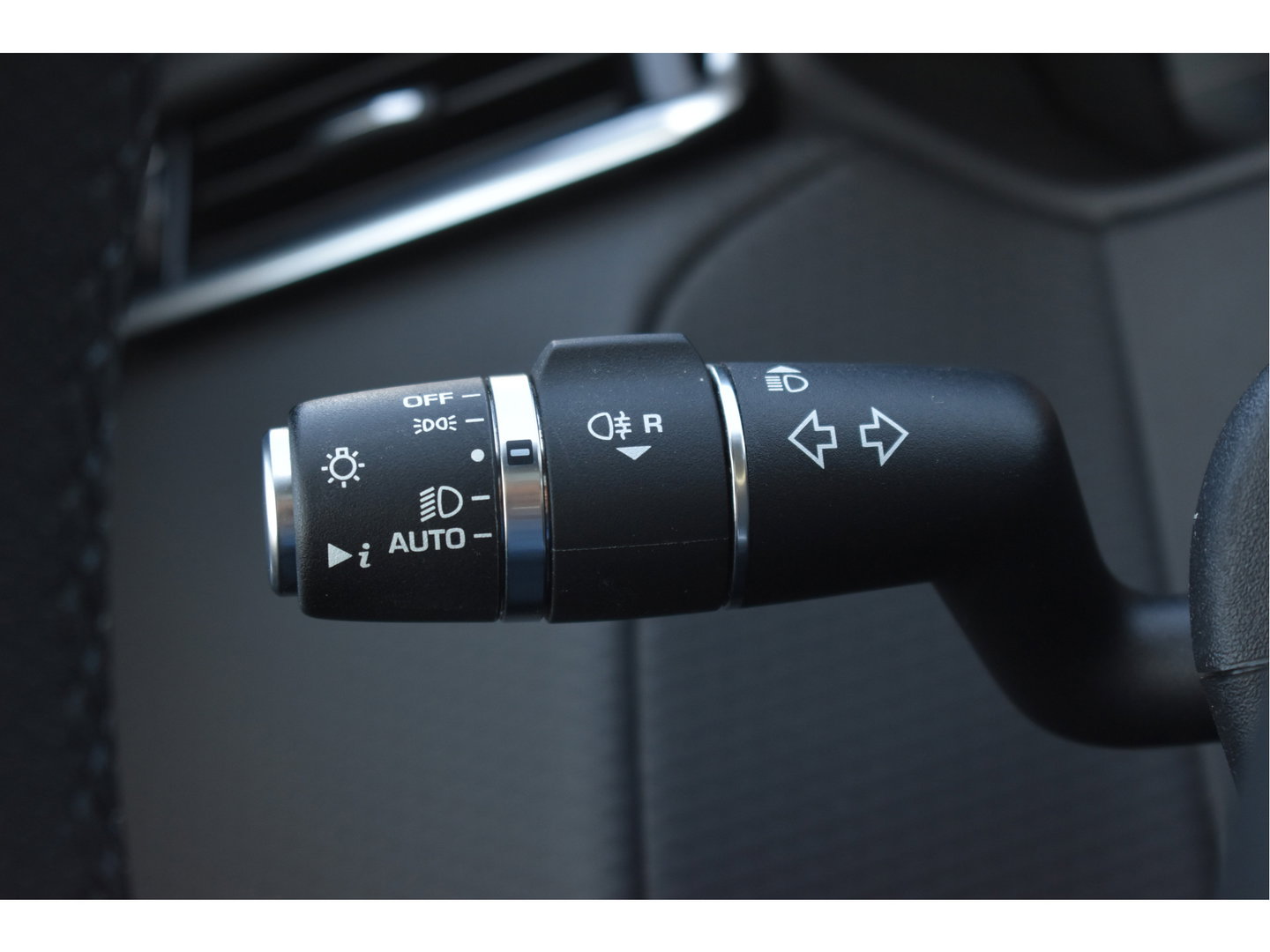Land Rover Range Rover Velar 2.0 P250 Turbo AWD R-Dynamic S Driver Pack | Pano.dak | Afn.trekhaak | Camera | Keyless | Elekt.stoelen | Adapt.CC | Stoelverwarming | Full LED