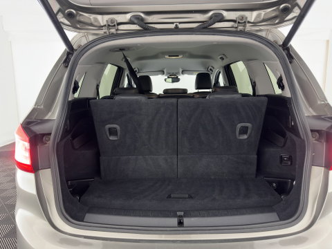 BMW 2 Serie Gran Tourer 216d [7-Pers.] High Executive (INCL.BTW) Aut. *HEAD-UP | ADAPTIVE-CRUISE | LEATHER | FULL-LED | HIFI-SOUND | KEYLESS | NAVI-FULLMAP | HEATED-SPORTSEATS | PRIVACY-GLASS | ECC | PDC | 17''ALU | TOWBAR*