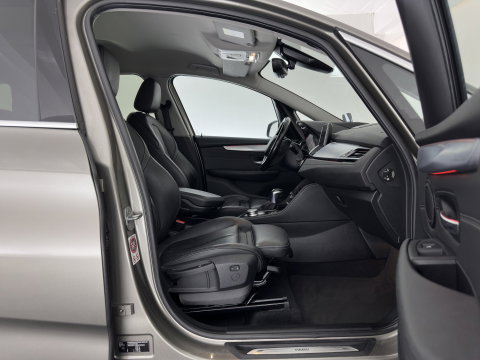 BMW 2 Serie Gran Tourer 216d [7-Pers.] High Executive (INCL.BTW) Aut. *HEAD-UP | ADAPTIVE-CRUISE | LEATHER | FULL-LED | HIFI-SOUND | KEYLESS | NAVI-FULLMAP | HEATED-SPORTSEATS | PRIVACY-GLASS | ECC | PDC | 17''ALU | TOWBAR*