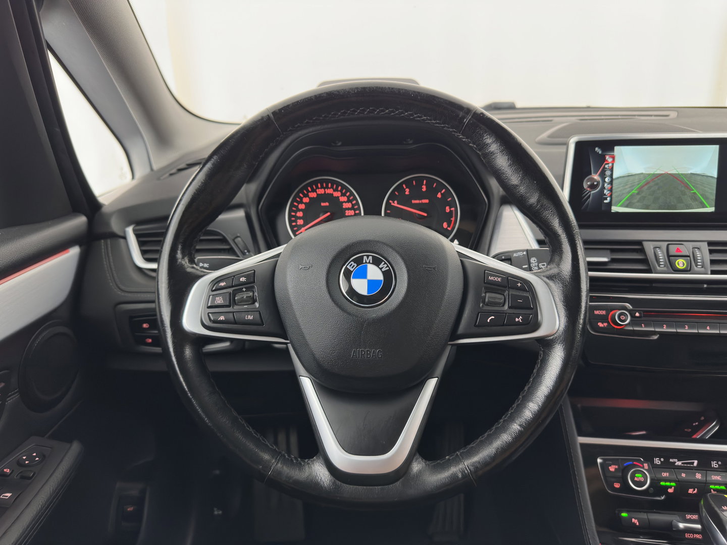 BMW 2 Serie Gran Tourer 216d [7-Pers.] High Executive (INCL.BTW) Aut. *HEAD-UP | ADAPTIVE-CRUISE | LEATHER | FULL-LED | HIFI-SOUND | KEYLESS | NAVI-FULLMAP | HEATED-SPORTSEATS | PRIVACY-GLASS | ECC | PDC | 17''ALU | TOWBAR*