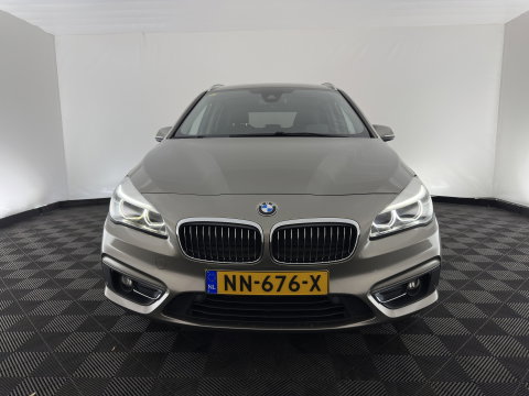 BMW 2 Serie Gran Tourer 216d [7-Pers.] High Executive (INCL.BTW) Aut. *HEAD-UP | ADAPTIVE-CRUISE | LEATHER | FULL-LED | HIFI-SOUND | KEYLESS | NAVI-FULLMAP | HEATED-SPORTSEATS | PRIVACY-GLASS | ECC | PDC | 17''ALU | TOWBAR*