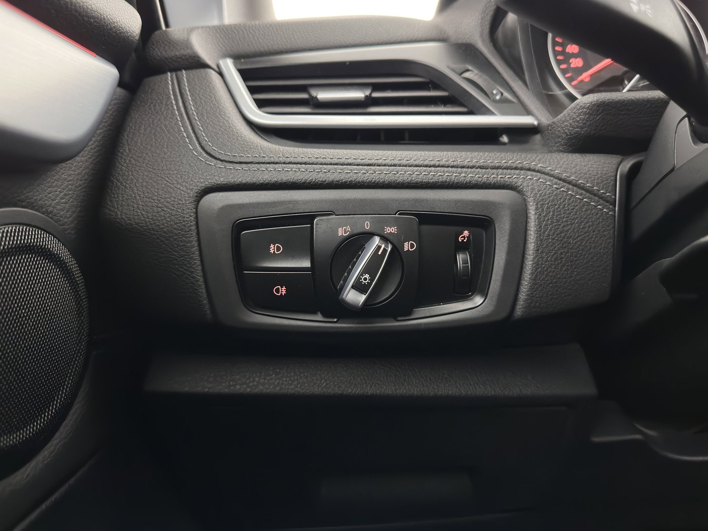 BMW 2 Serie Gran Tourer 216d [7-Pers.] High Executive (INCL.BTW) Aut. *HEAD-UP | ADAPTIVE-CRUISE | LEATHER | FULL-LED | HIFI-SOUND | KEYLESS | NAVI-FULLMAP | HEATED-SPORTSEATS | PRIVACY-GLASS | ECC | PDC | 17''ALU | TOWBAR*