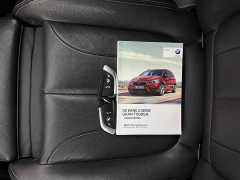 BMW 2 Serie Gran Tourer 216d [7-Pers.] High Executive (INCL.BTW) Aut. *HEAD-UP | ADAPTIVE-CRUISE | LEATHER | FULL-LED | HIFI-SOUND | KEYLESS | NAVI-FULLMAP | HEATED-SPORTSEATS | PRIVACY-GLASS | ECC | PDC | 17''ALU | TOWBAR*
