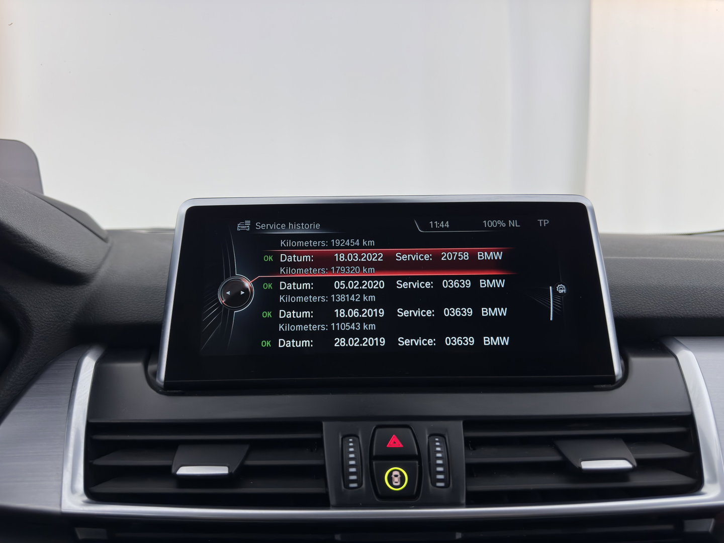 BMW 2 Serie Gran Tourer 216d [7-Pers.] High Executive (INCL.BTW) Aut. *HEAD-UP | ADAPTIVE-CRUISE | LEATHER | FULL-LED | HIFI-SOUND | KEYLESS | NAVI-FULLMAP | HEATED-SPORTSEATS | PRIVACY-GLASS | ECC | PDC | 17''ALU | TOWBAR*