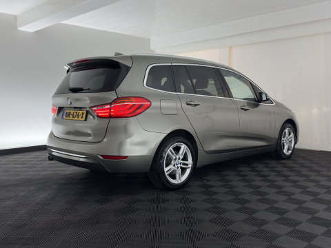 BMW 2 Serie Gran Tourer 216d [7-Pers.] High Executive (INCL.BTW) Aut. *HEAD-UP | ADAPTIVE-CRUISE | LEATHER | FULL-LED | HIFI-SOUND | KEYLESS | NAVI-FULLMAP | HEATED-SPORTSEATS | PRIVACY-GLASS | ECC | PDC | 17''ALU | TOWBAR*