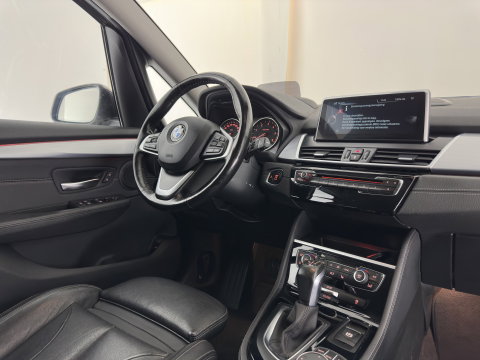 BMW 2 Serie Gran Tourer 216d [7-Pers.] High Executive (INCL.BTW) Aut. *HEAD-UP | ADAPTIVE-CRUISE | LEATHER | FULL-LED | HIFI-SOUND | KEYLESS | NAVI-FULLMAP | HEATED-SPORTSEATS | PRIVACY-GLASS | ECC | PDC | 17''ALU | TOWBAR*