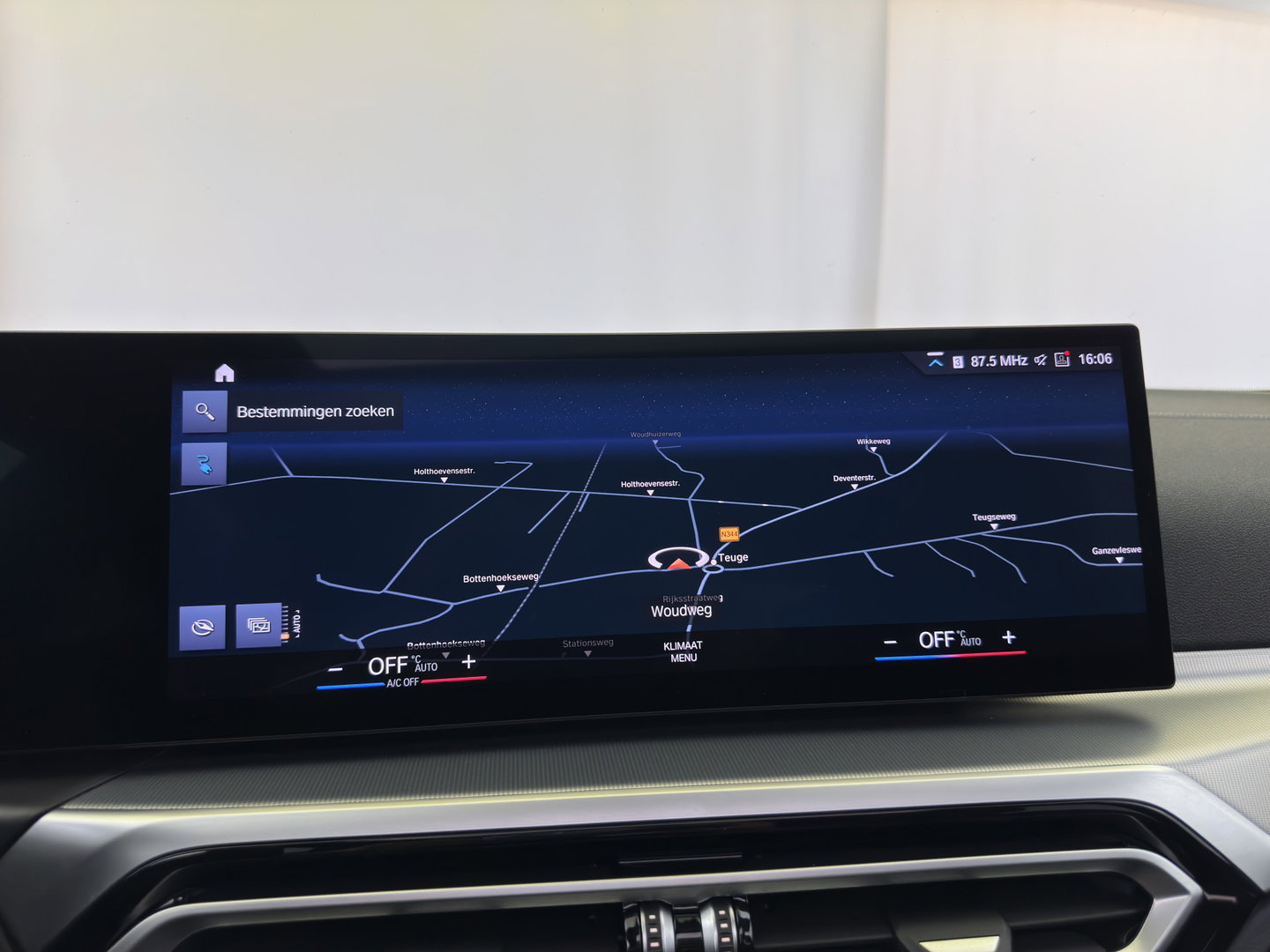 BMW i4 eDrive40 High Executive 84 kWh [3-Fase-11kW] {SoH-98%} (INCL.BTW) *PANO | HEAD-UP | LEATHER | LASER-LED | HARMAN/KARDON | HEATED-SPORTSEATS | WIDESCREEN-DIGI-COCKPIT | CAMERA | DAB+ | PRIVACY-GLASS | NAVI-FULLMAP | ECC | PDC | 18''ALU*