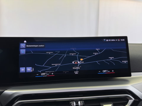 BMW i4 eDrive40 High Executive 84 kWh [3-Fase-11kW] {SoH-98%} (INCL.BTW) *PANO | HEAD-UP | LEATHER | LASER-LED | HARMAN/KARDON | HEATED-SPORTSEATS | WIDESCREEN-DIGI-COCKPIT | CAMERA | DAB+ | PRIVACY-GLASS | NAVI-FULLMAP | ECC | PDC | 18''ALU*