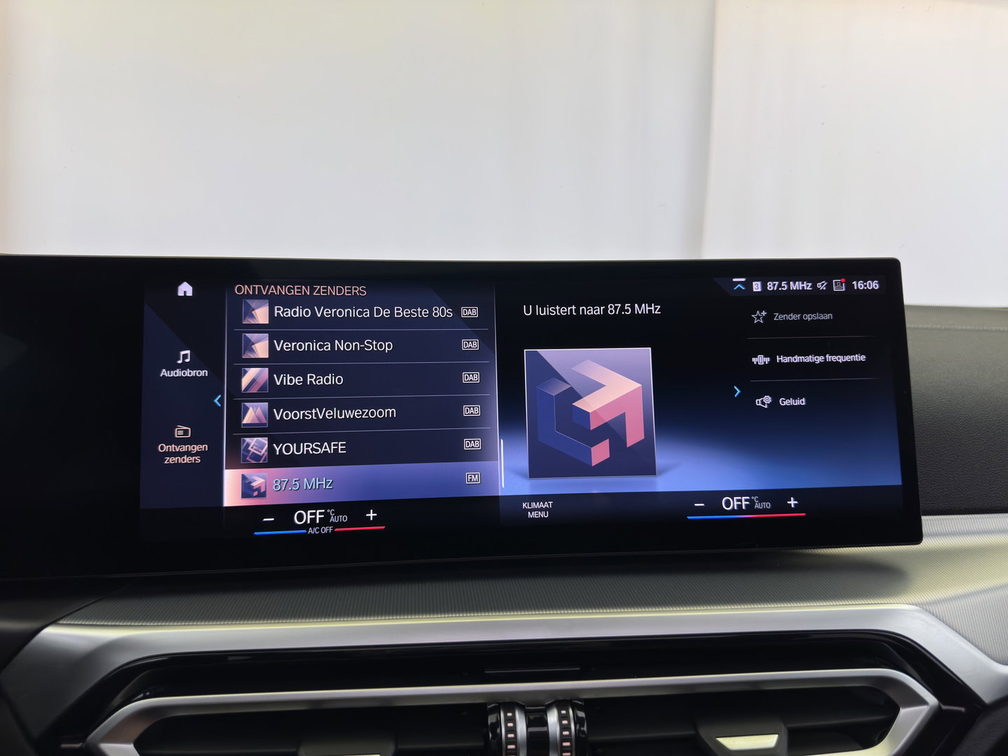 BMW i4 eDrive40 High Executive 84 kWh [3-Fase-11kW] {SoH-98%} (INCL.BTW) *PANO | HEAD-UP | LEATHER | LASER-LED | HARMAN/KARDON | HEATED-SPORTSEATS | WIDESCREEN-DIGI-COCKPIT | CAMERA | DAB+ | PRIVACY-GLASS | NAVI-FULLMAP | ECC | PDC | 18''ALU*