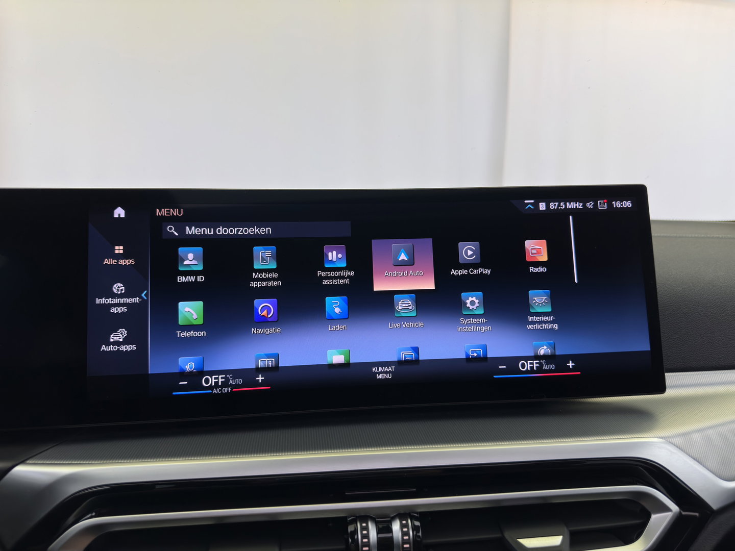 BMW i4 eDrive40 High Executive 84 kWh [3-Fase-11kW] {SoH-98%} (INCL.BTW) *PANO | HEAD-UP | LEATHER | LASER-LED | HARMAN/KARDON | HEATED-SPORTSEATS | WIDESCREEN-DIGI-COCKPIT | CAMERA | DAB+ | PRIVACY-GLASS | NAVI-FULLMAP | ECC | PDC | 18''ALU*