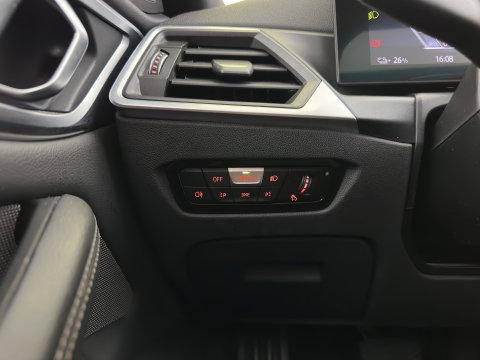 BMW i4 eDrive40 High Executive 84 kWh [3-Fase-11kW] {SoH-98%} (INCL.BTW) *PANO | HEAD-UP | LEATHER | LASER-LED | HARMAN/KARDON | HEATED-SPORTSEATS | WIDESCREEN-DIGI-COCKPIT | CAMERA | DAB+ | PRIVACY-GLASS | NAVI-FULLMAP | ECC | PDC | 18''ALU*