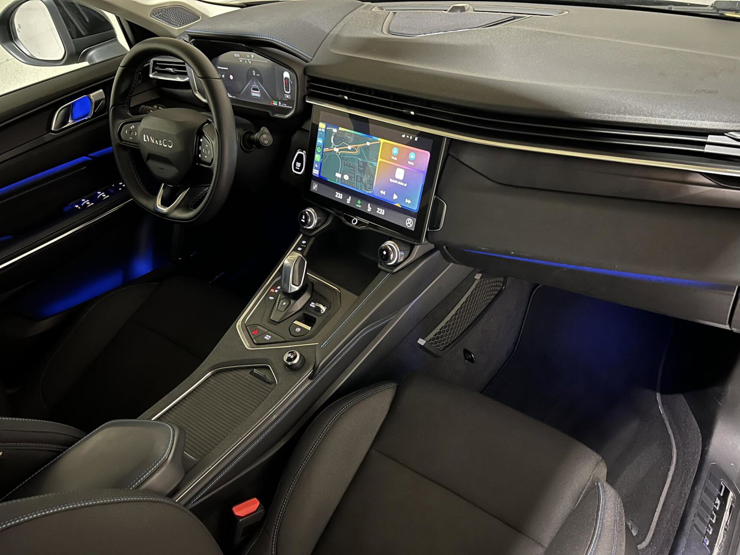 Lynk & Co 01 1.5 Plug-in Black Edition Sfeerver. CarPlay 360°