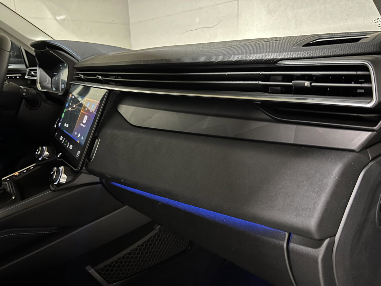 Lynk & Co 01 1.5 Plug-in Black Edition Sfeerver. CarPlay 360°