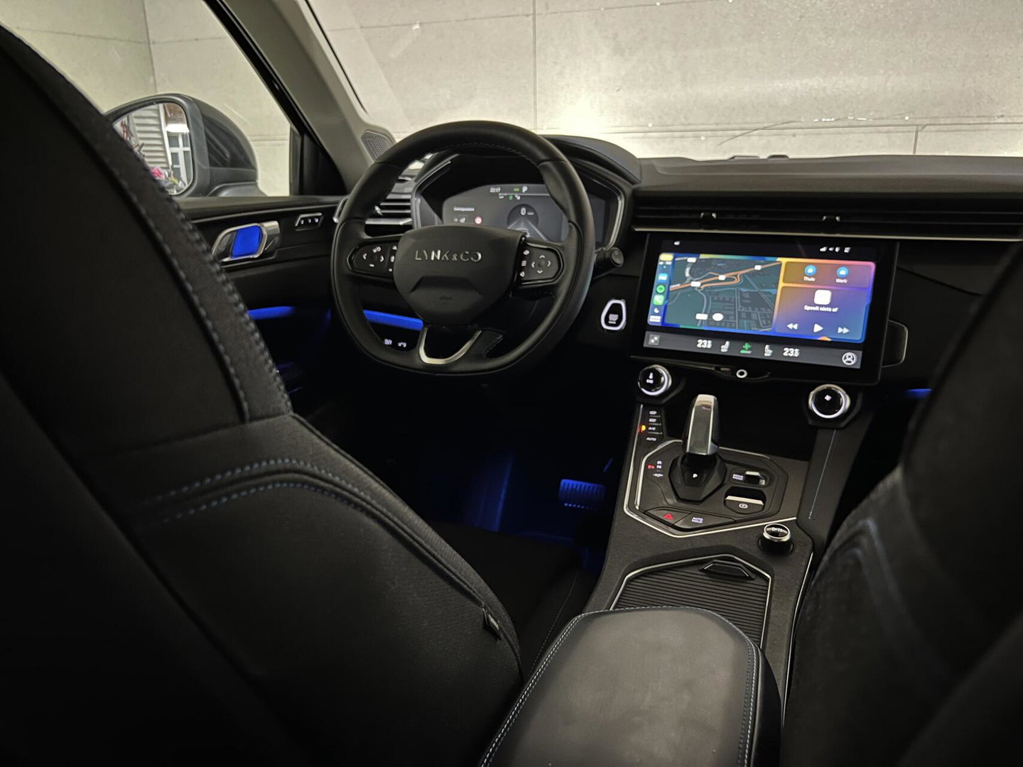 Lynk & Co 01 1.5 Plug-in Black Edition Sfeerver. CarPlay 360°