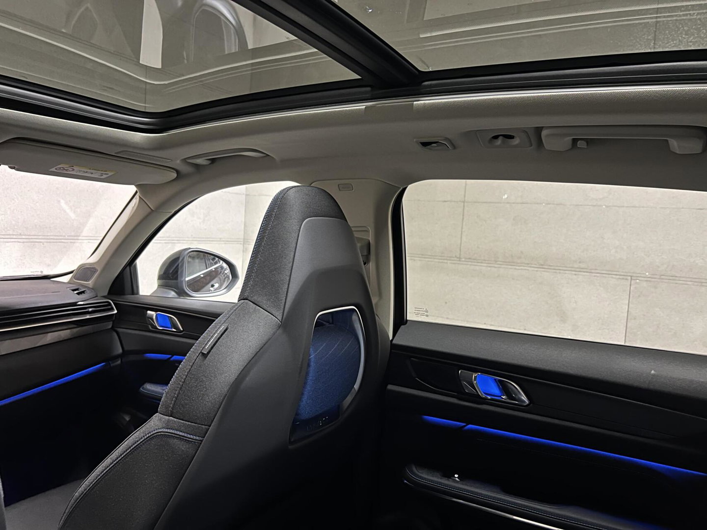 Lynk & Co 01 1.5 Plug-in Black Edition Sfeerver. CarPlay 360°