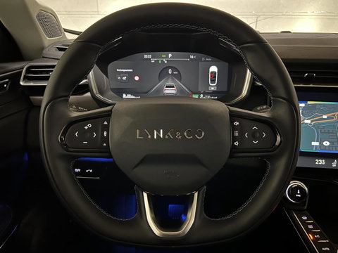 Lynk & Co 01 1.5 Plug-in Black Edition Sfeerver. CarPlay 360°