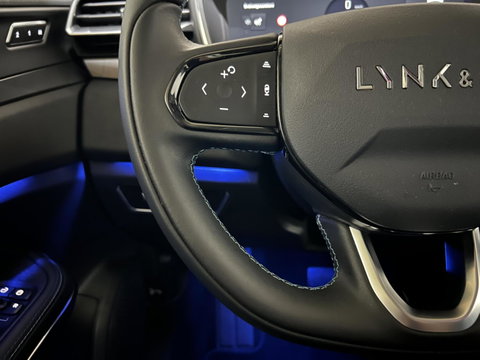 Lynk & Co 01 1.5 Plug-in Black Edition Sfeerver. CarPlay 360°