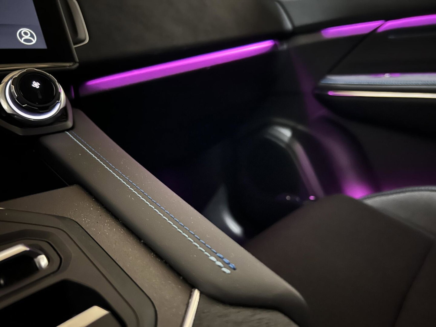 Lynk & Co 01 1.5 Plug-in Black Edition Sfeerver. CarPlay 360°