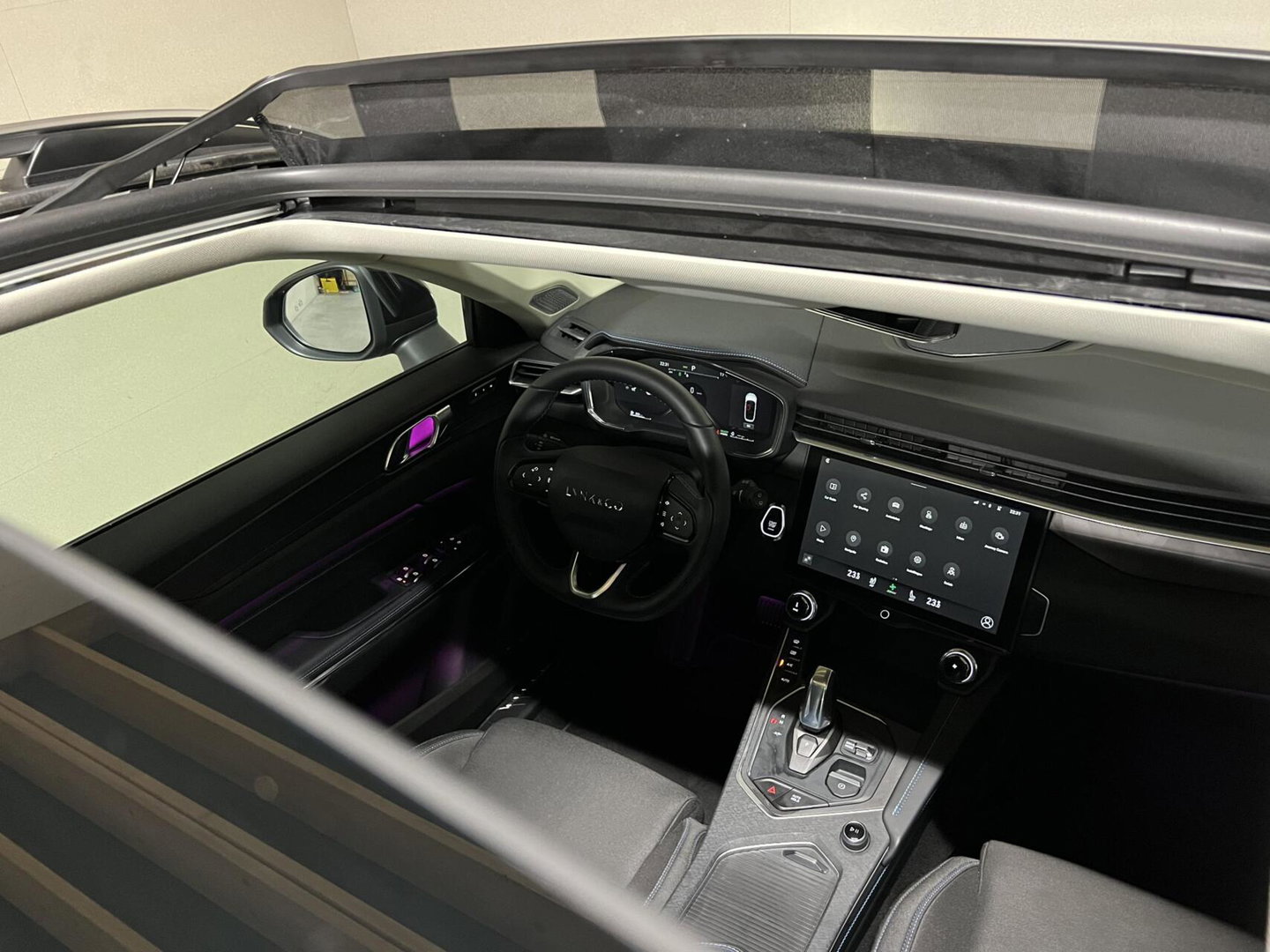 Lynk & Co 01 1.5 Plug-in Black Edition Sfeerver. CarPlay 360°