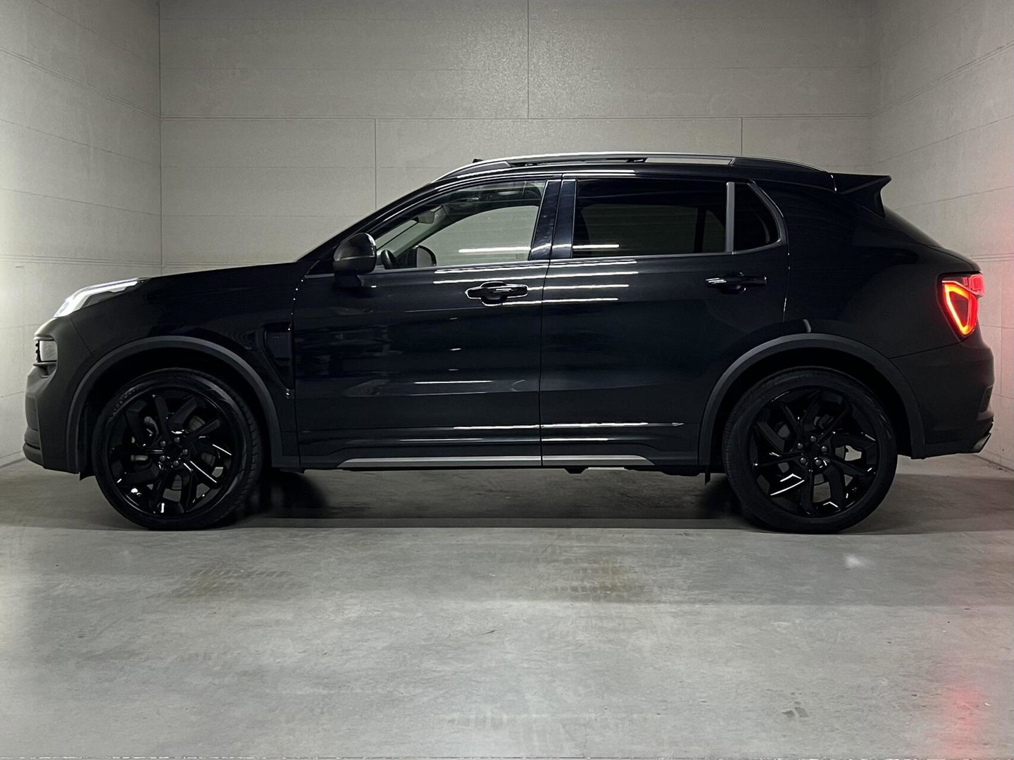 Lynk & Co 01 1.5 Plug-in Black Edition Sfeerver. CarPlay 360°