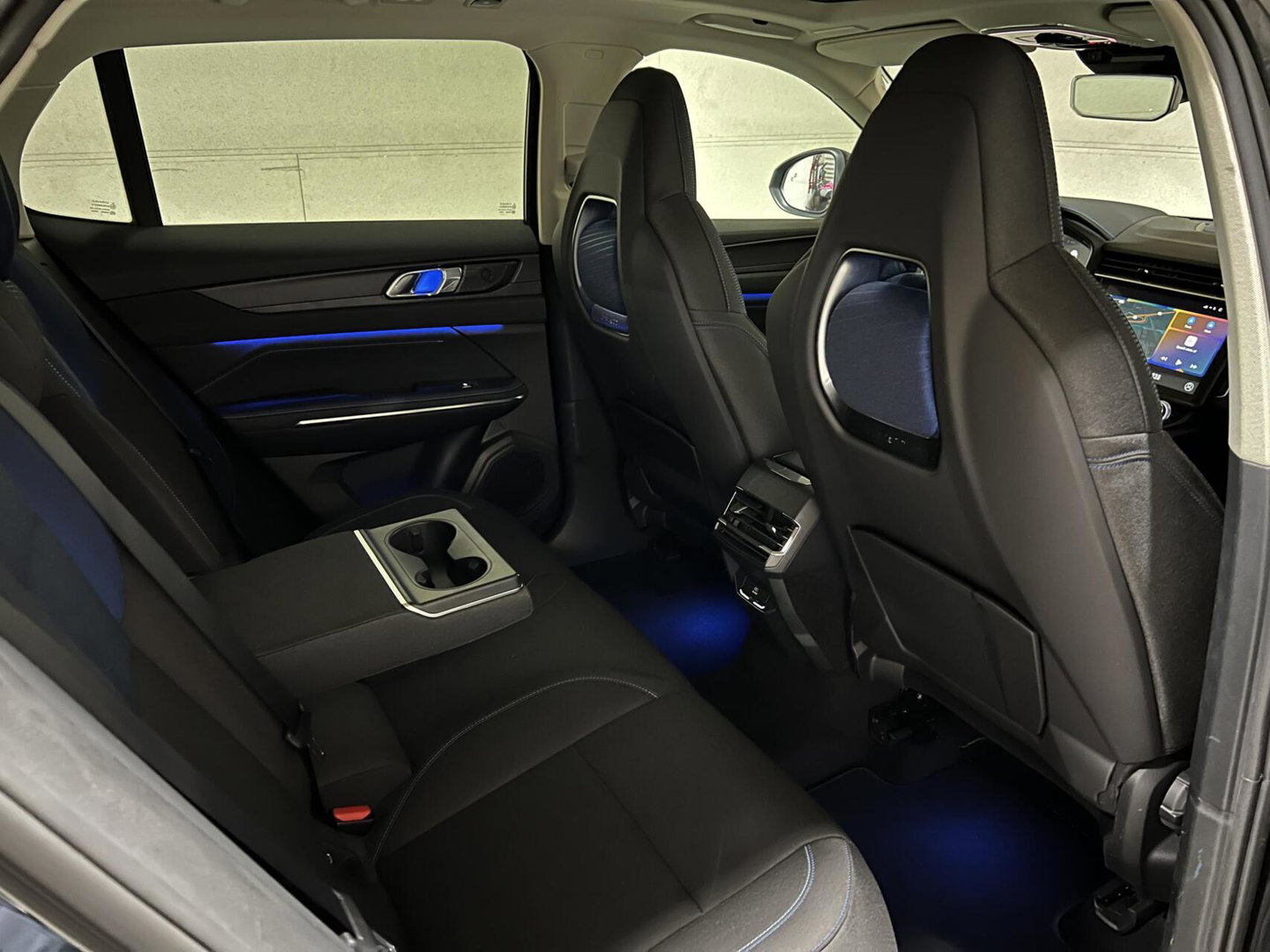 Lynk & Co 01 1.5 Plug-in Black Edition Sfeerver. CarPlay 360°
