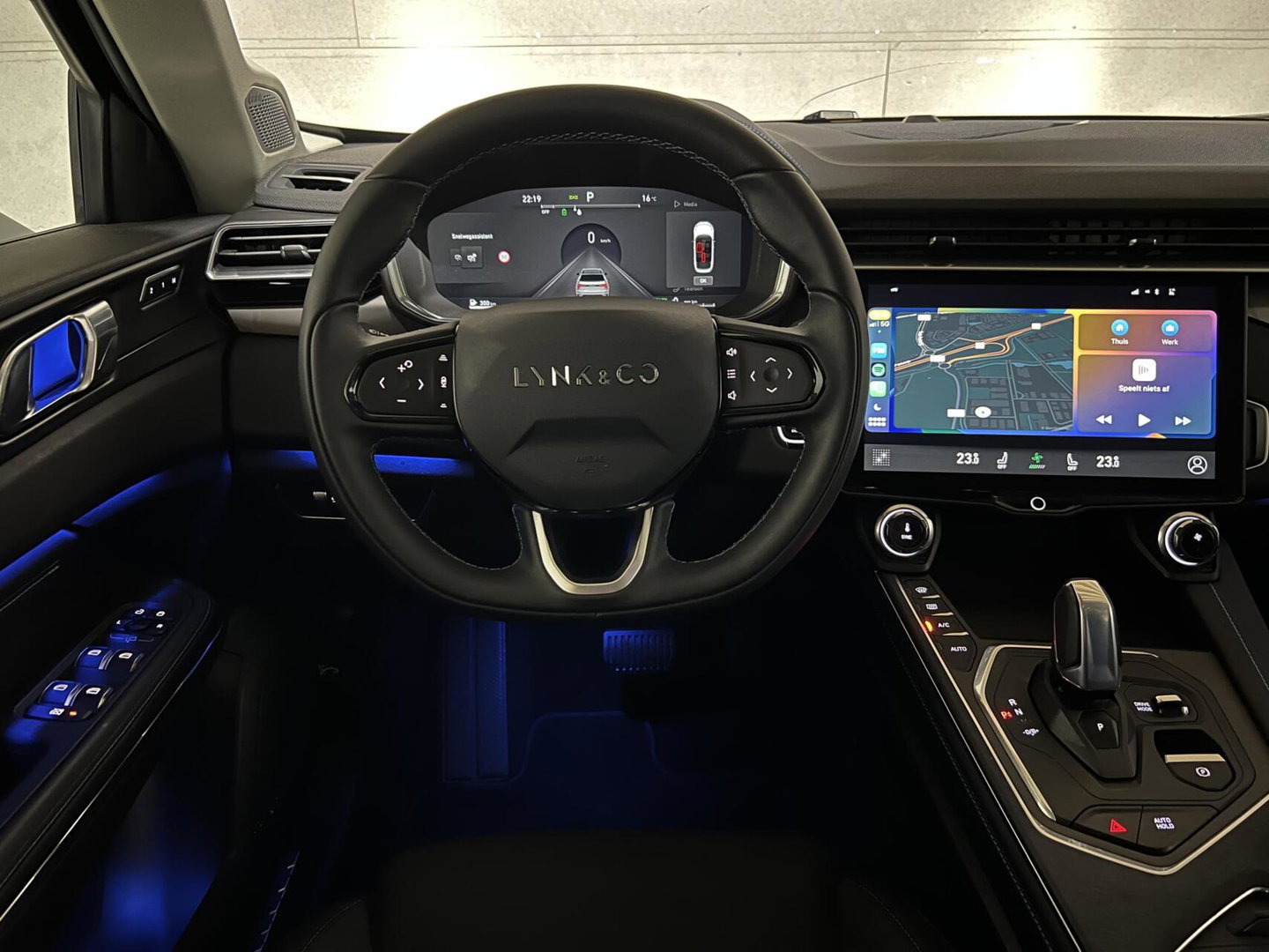 Lynk & Co 01 1.5 Plug-in Black Edition Sfeerver. CarPlay 360°