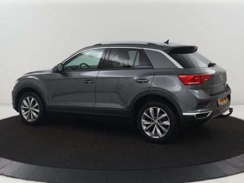 Volkswagen T-Roc 1.5 TSI Sport | Stoelverwarming | Adaptive cruise | Navigatie | Bluetooth | Camera | Park assist | Climate controle | Lane assist | Trekhaak