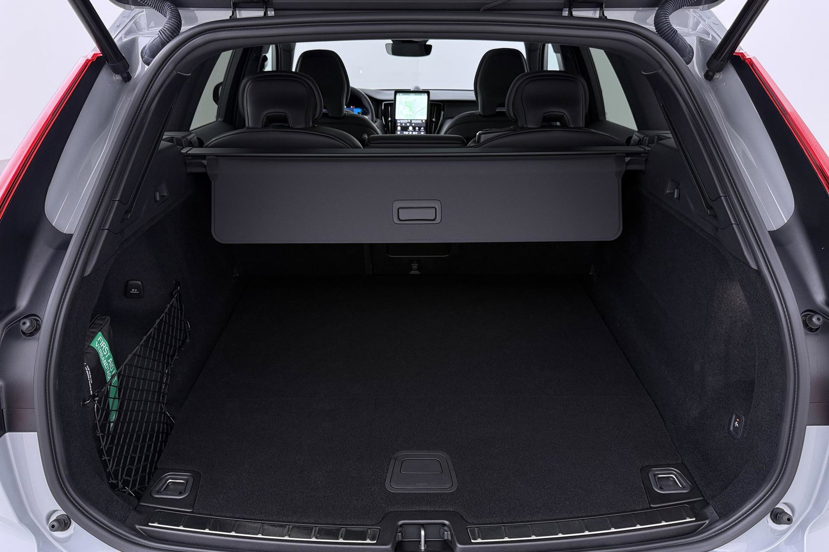 Volvo XC60 T6 Plug-in hybrid Plus Black Edition | ACC | Bowers&Wilkins | Panoramadak | Trekhaak | 360° Camera | Massage+Ventilatie | Head-Up | 21 Inch