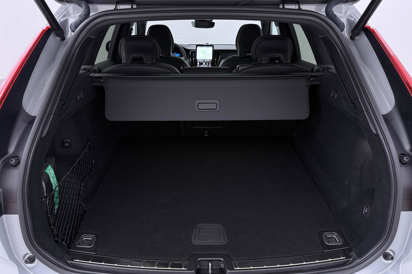 Volvo XC60 T6 Plug-in hybrid Plus Black Edition | ACC | Bowers&Wilkins | Panoramadak | Trekhaak | 360° Camera | Massage+Ventilatie | Head-Up | 21 Inch