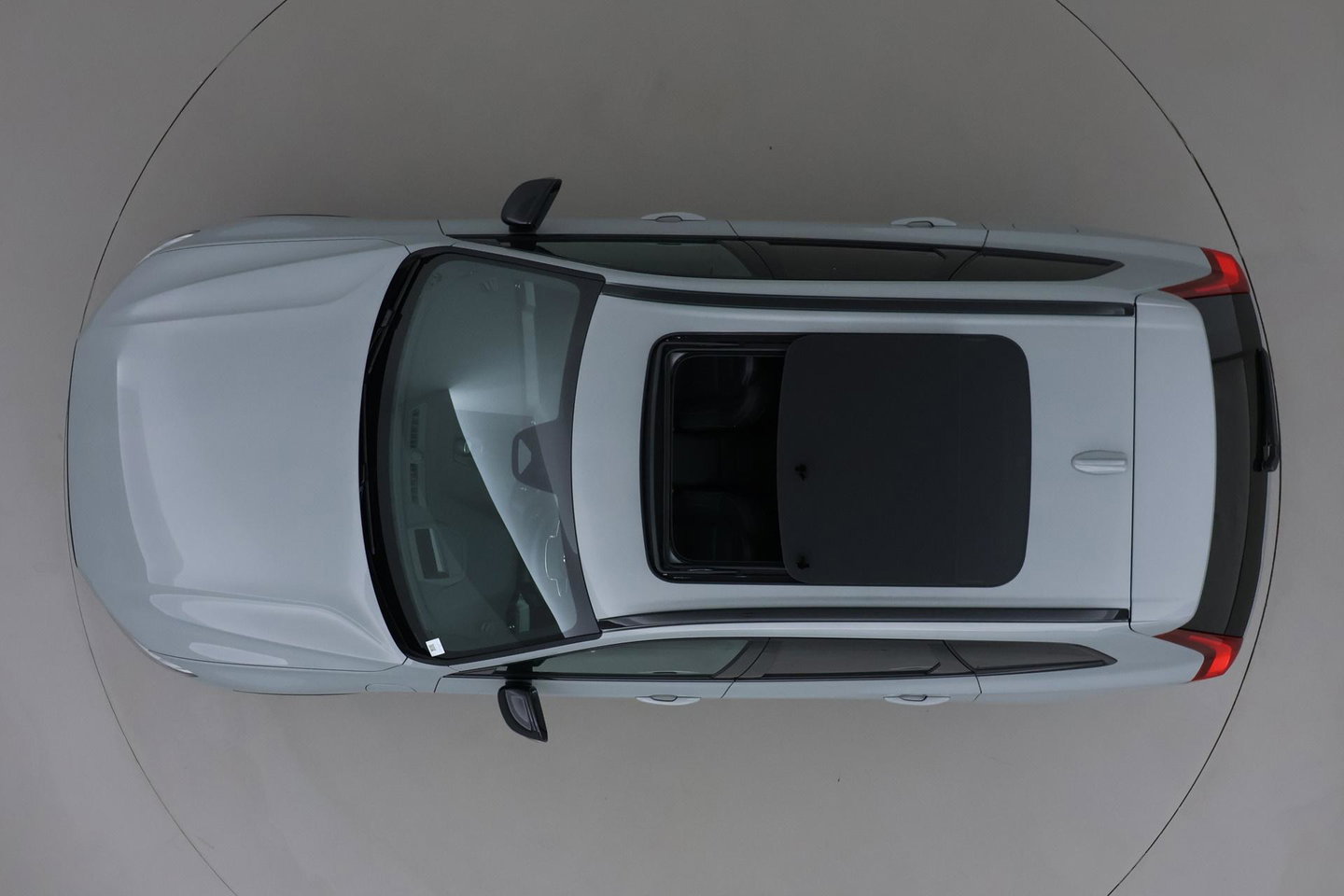 Volvo XC60 T6 Plug-in hybrid Plus Black Edition | ACC | Bowers&Wilkins | Panoramadak | Trekhaak | 360° Camera | Massage+Ventilatie | Head-Up | 21 Inch