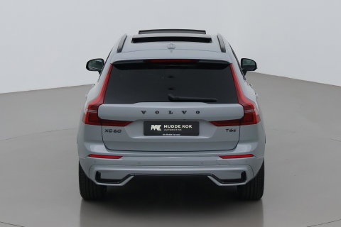Volvo XC60 T6 Plug-in hybrid Plus Black Edition | ACC | Bowers&Wilkins | Panoramadak | Trekhaak | 360° Camera | Massage+Ventilatie | Head-Up | 21 Inch
