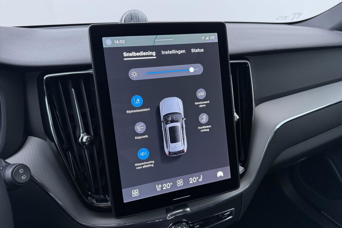 Volvo XC60 T6 Plug-in hybrid Plus Black Edition | ACC | Bowers&Wilkins | Panoramadak | Trekhaak | 360° Camera | Massage+Ventilatie | Head-Up | 21 Inch