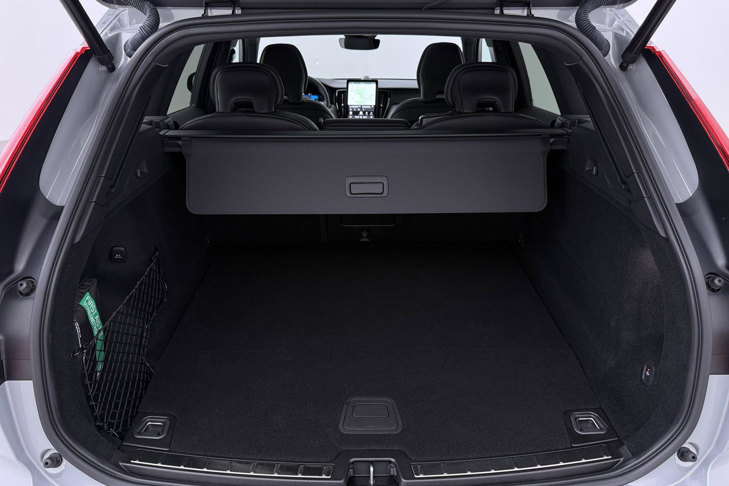 Volvo XC60 T6 Plug-in hybrid Plus Black Edition | ACC | Bowers&Wilkins | Panoramadak | Trekhaak | 360° Camera | Massage+Ventilatie | Head-Up | 21 Inch