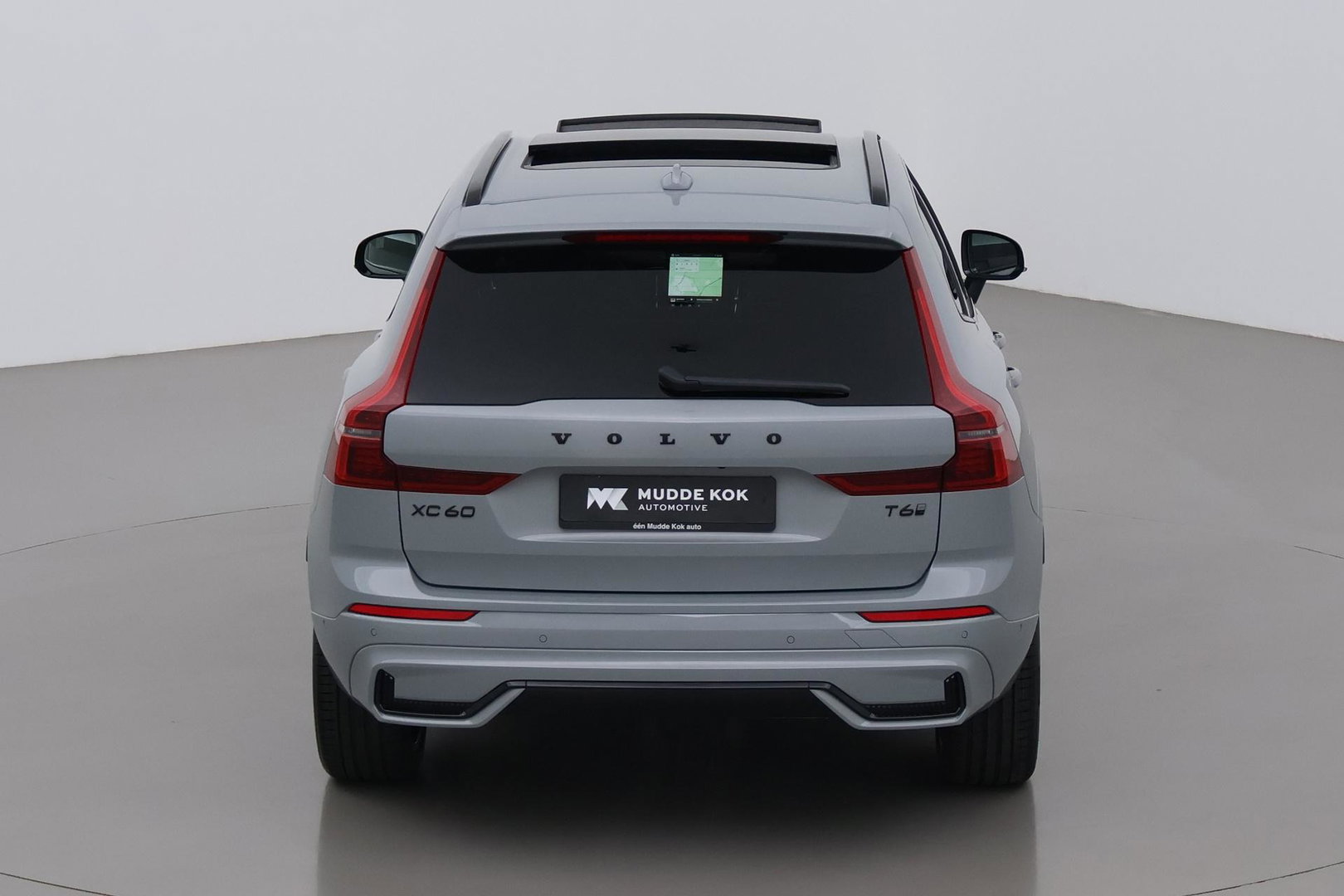 Volvo XC60 T6 Plug-in hybrid Plus Black Edition | ACC | Bowers&Wilkins | Panoramadak | Trekhaak | 360° Camera | Massage+Ventilatie | Head-Up | 21 Inch