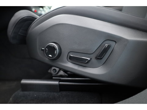 Volvo XC60 2.0 T6 Plug-in hybrid AWD Plus Dark | MY26 Facelift | Forest Lake Black Pack | Pano | 360 Cam. | Trekhaak |