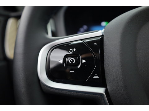 Volvo XC60 2.0 T6 Plug-in hybrid AWD Plus Dark | MY26 Facelift | Forest Lake Black Pack | Pano | 360 Cam. | Trekhaak |