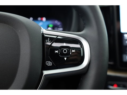 Volvo XC60 2.0 T6 Plug-in hybrid AWD Plus Dark | MY26 Facelift | Forest Lake Black Pack | Pano | 360 Cam. | Trekhaak |