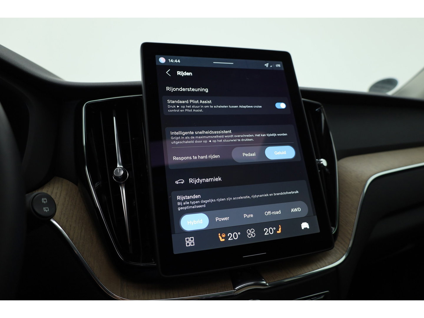 Volvo XC60 2.0 T6 Plug-in hybrid AWD Plus Dark | MY26 Facelift | Forest Lake Black Pack | Pano | 360 Cam. | Trekhaak |