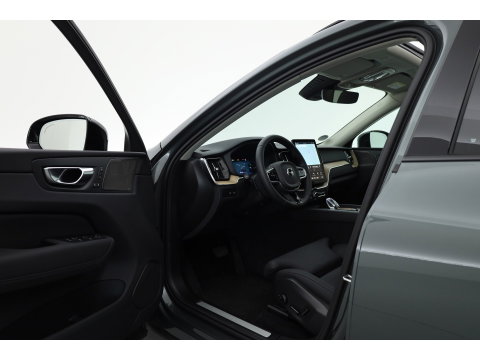 Volvo XC60 2.0 T6 Plug-in hybrid AWD Plus Dark | MY26 Facelift | Forest Lake Black Pack | Pano | 360 Cam. | Trekhaak |
