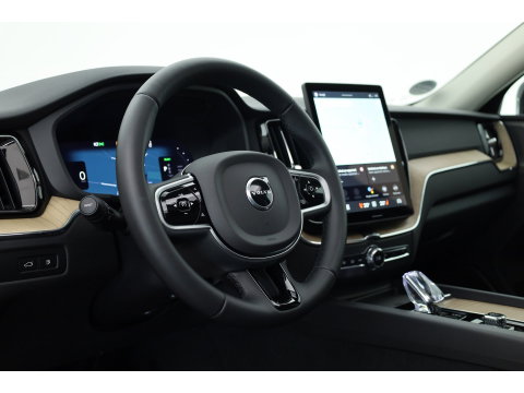 Volvo XC60 2.0 T6 Plug-in hybrid AWD Plus Dark | MY26 Facelift | Forest Lake Black Pack | Pano | 360 Cam. | Trekhaak |