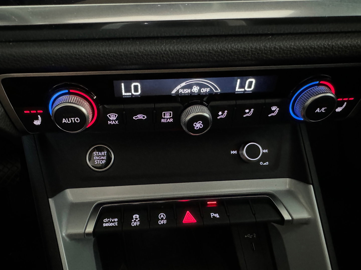 Audi Q3 35 TFSI Pro Line Pano|Camera|Stoelverwarming|Dodehoek|Keyless|ACC|Lane Assist