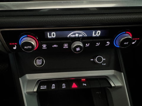Audi Q3 35 TFSI Pro Line Pano|Camera|Stoelverwarming|Dodehoek|Keyless|ACC|Lane Assist